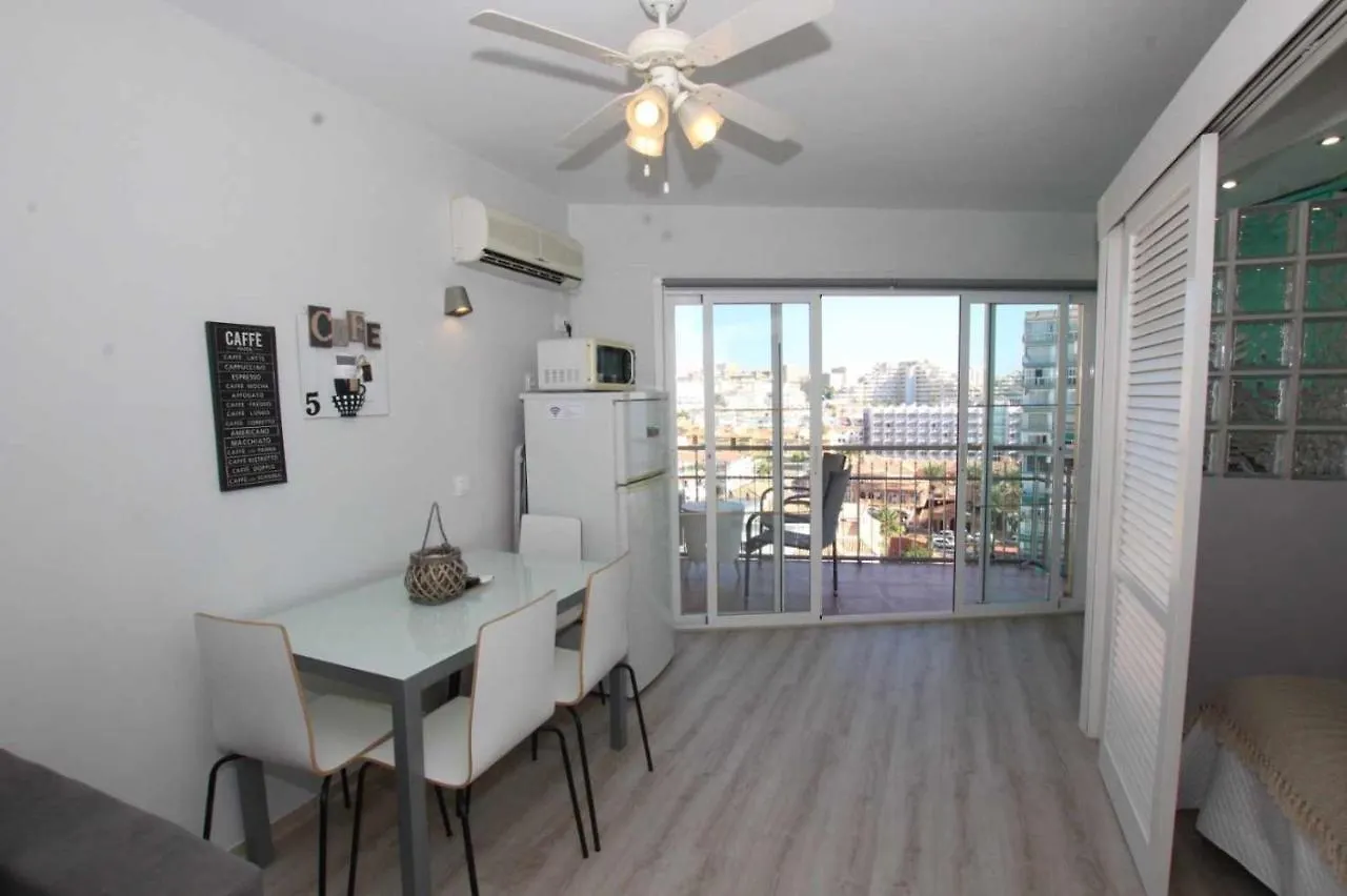 Apartamento Apartamento en 1ª linea de playa con vistas al mar Málaga 0*,  España